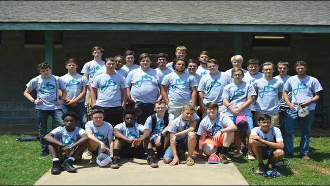 3---Students-attend-summer-leadership-camp1