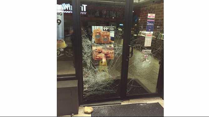 Dunkin-Donuts-on-Ga-138-robbed-door-cracked