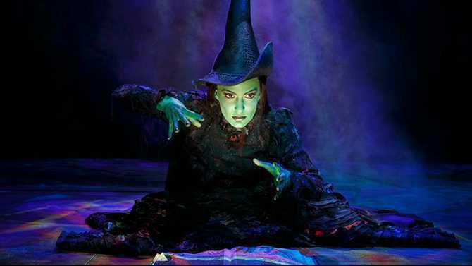 WICKED-Alyssa-Fox-Photo-by-Joan-Marcus 2015
