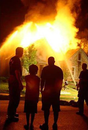 liz-court-house-burning