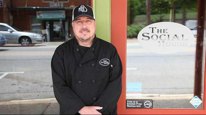 Todd Scott at Social House in Porterdale on Magnet Bottle shooting SH Rockdale News IMG 0828