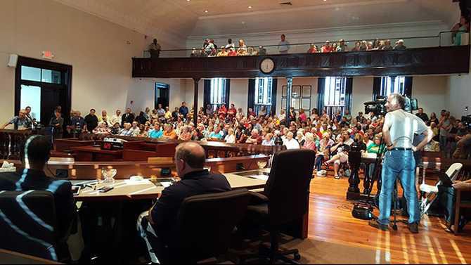 public-hearing-crowd