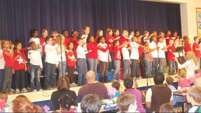 LESs-chorus-led-by-their-f