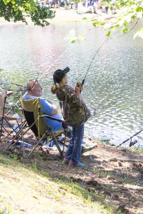 JAKES Day 2016 - Girl Fishing 02_HeidiFerguson_DNR.NEF.jpg