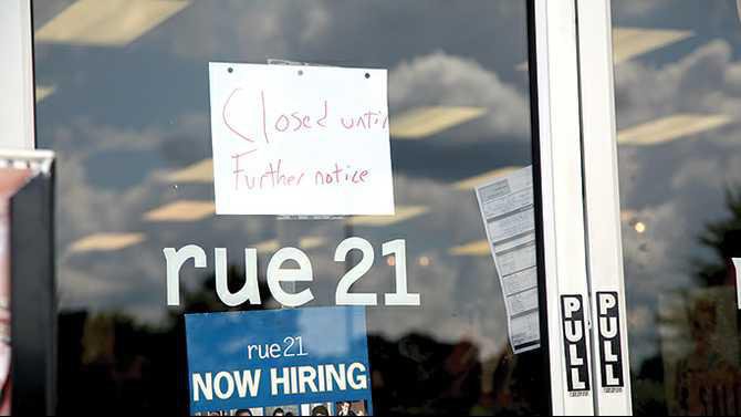 Rue-21-after-armed-robbery-IMG 9630