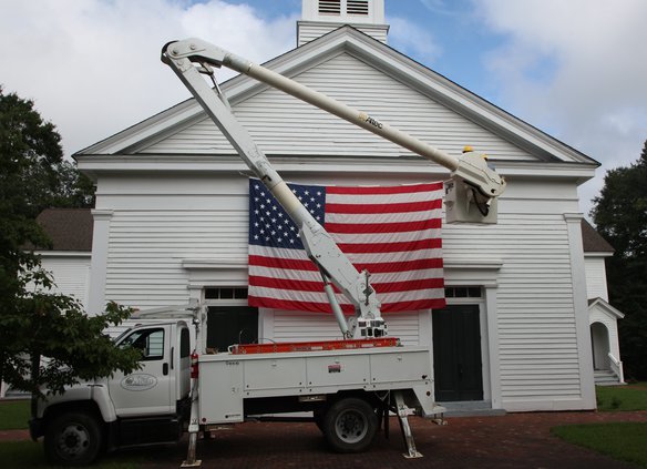 bucket truck.jpg