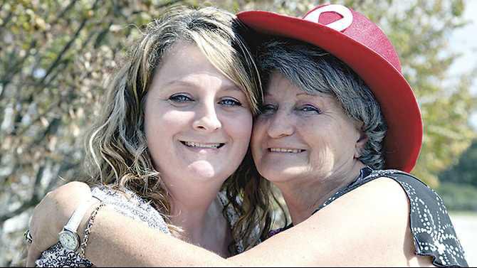 Yarberry-Becky-left-and-Carolyn-right-IMG 8717
