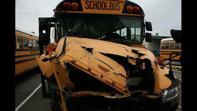 bus-crash-at-barn1