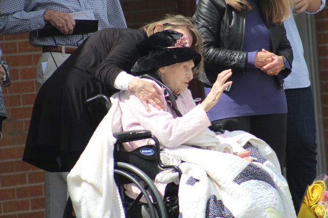 Family celebrates Newton native's 100th birthday - Vimarsana News