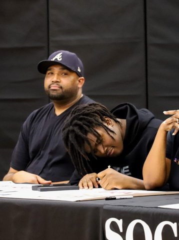 Dual-sport athlete AJ Vinson signs with Garden City to continue football career