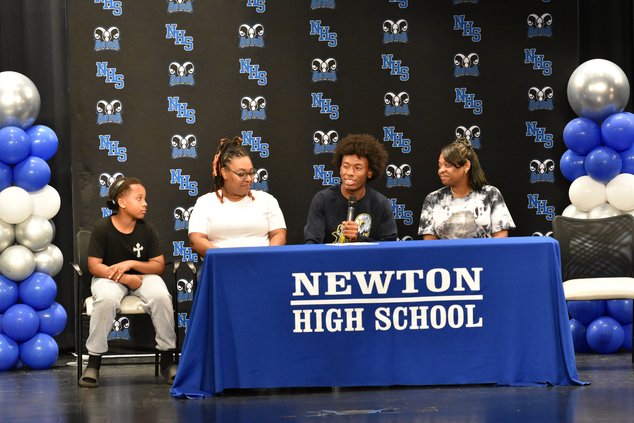 Zy'Marion Boswell Signing