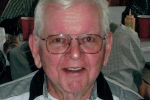 Clifford Holcombe obit