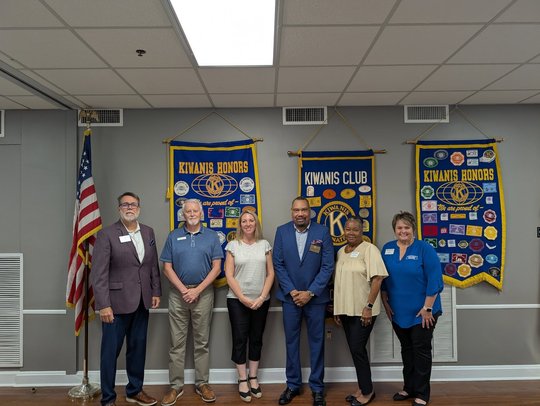 Kiwanis Club installs new officers