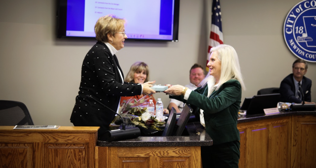 Susie Keck signs off as city councilwoman