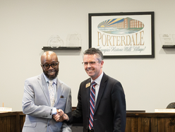 bruce carter sworn in