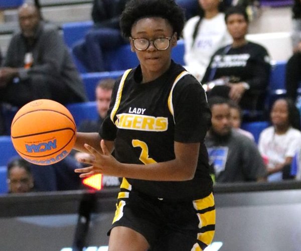 Lady Tigers end losing skid