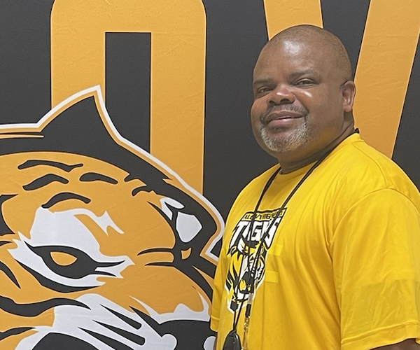 Toby Davis steps down