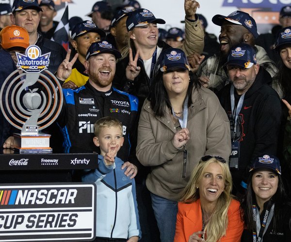 tyler reddick wins at atlanta