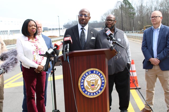 Sen. Raphael Warnock visits Social Circle to voice opposition to ICE facility Sen. Raphael Warnock visits Social Circle to voice opposition to ICE facility