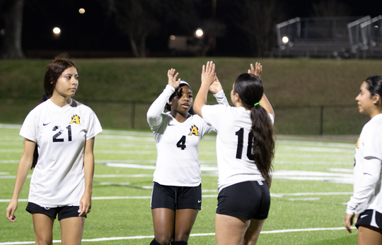 Alcovy Lady Tigers continue strong stretch; Newton boys pick up first win of season