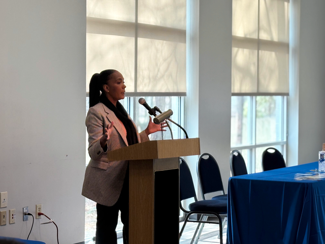 Keisha Lance Bottoms visits Covington during her gubernatorial campaign