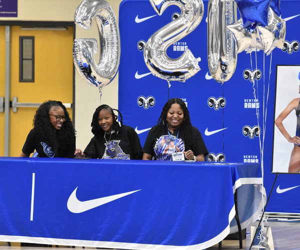 Alaysha Holsey Signing, Newton T&F