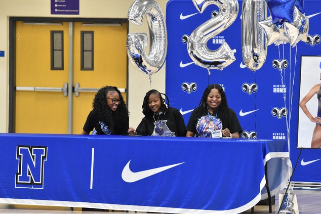 Alaysha Holsey Signing, Newton T&F